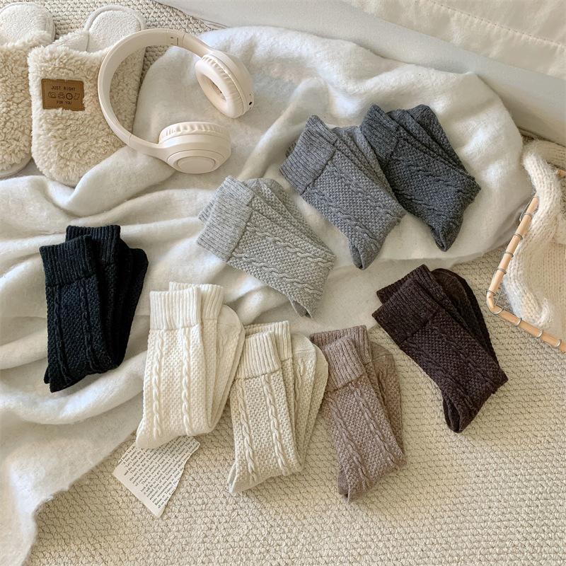 Женские корейские шерстяные носки в ретро-стиле: Густой, теплый, однотонный, средней толщины.