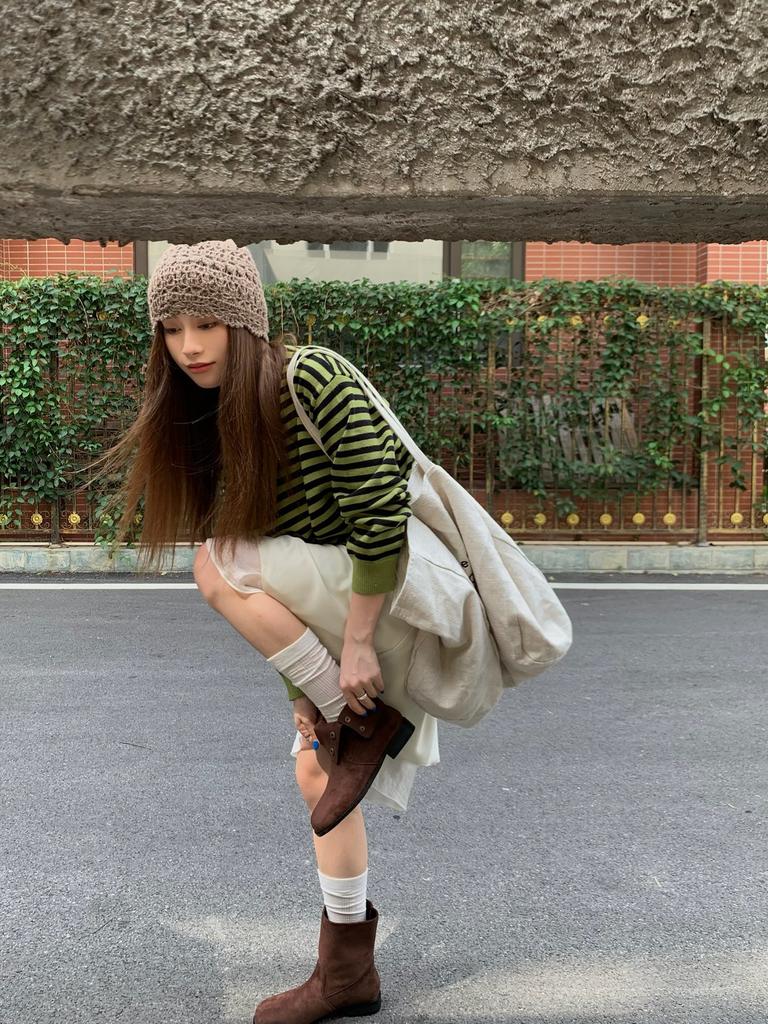 2025 Autumn and Winter New Round Head Button Thick Heel Thin Martin Fashion Short Boots Two Wear Women's Boots