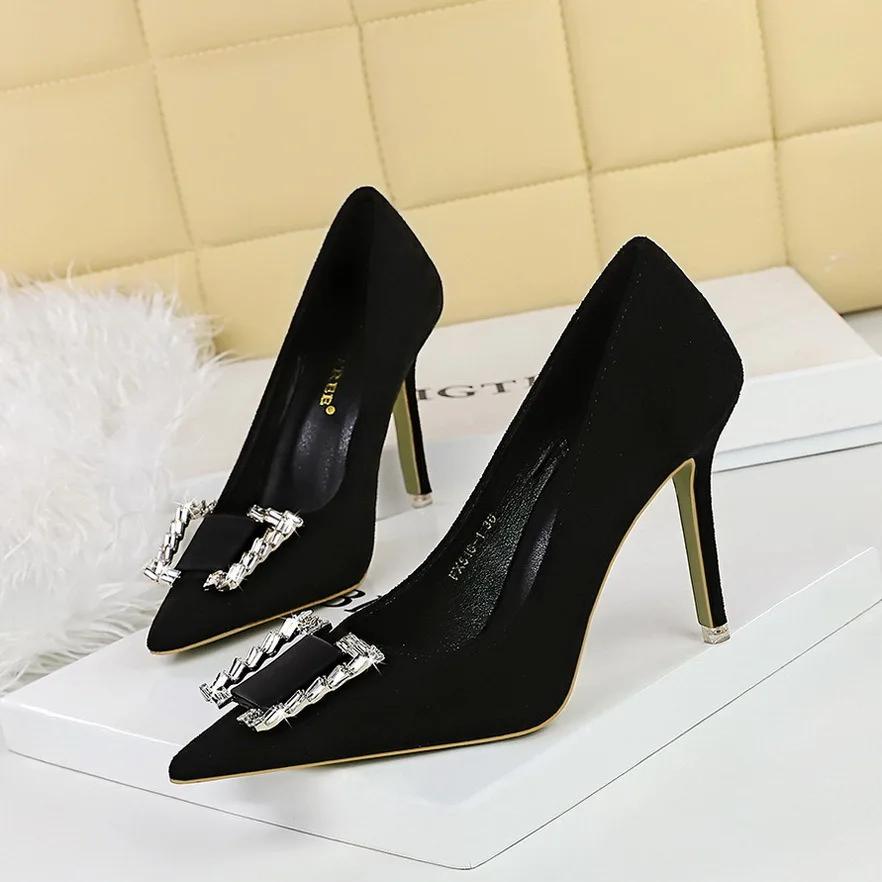 Fashion Women 9cm High Heels Pumps Lady Nightclub Crystal Buckle Green Black Wedding Classic Heels Suede Satin Crystal Replica Shoes