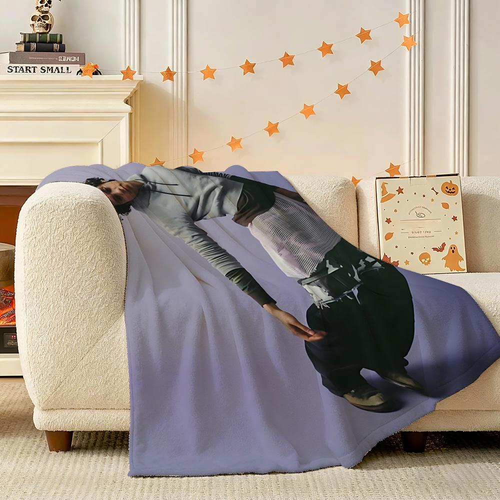 Pop Singer Dominic Fike Throw 240g Flannel Blanket Lightweight Soft Skin-friendly Summer Thin Throw Blanket