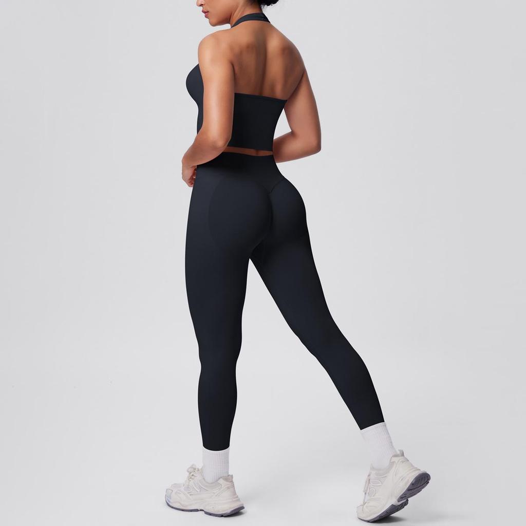 Бесшовный комплект из двух предметов для йоги и фитнеса с halter-топом для женщин