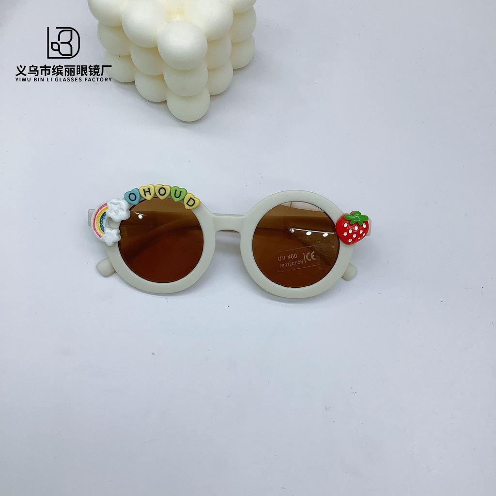 Модные детские солнцезащитные очки Защита от солнца Защита от ультрафиолета Солнцезащитные очки для мальчиков и девочек Милые очки в форме клубники