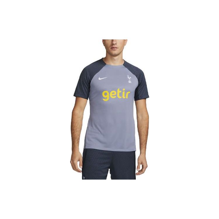 Nike Футболка мужская Tottenham Hotspur Strike с вышитыми буквами и принтом в стиле пэчворк с коротким рукавом, цвет железно-фиолетовый DX3025-524