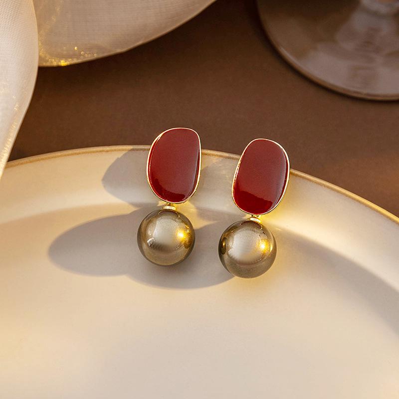 Серебряные серьги-игл с бриллиантами цвета красного вина в форме цветка - французский ретро-стиль с простыми пряжками