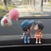 Украшение для машины Милые мультяшные фигурки пар Фигурки Украшение из воздушных шаров Салон автомобиля Приборная панель для девочек Подарки Аксессуары