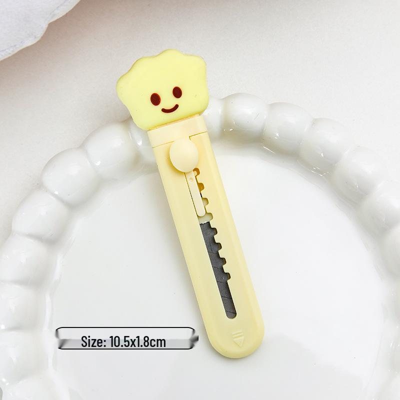 Bear Art Knife - Cute Cartoon Student Office Paper Cutter (Portable and Compact)