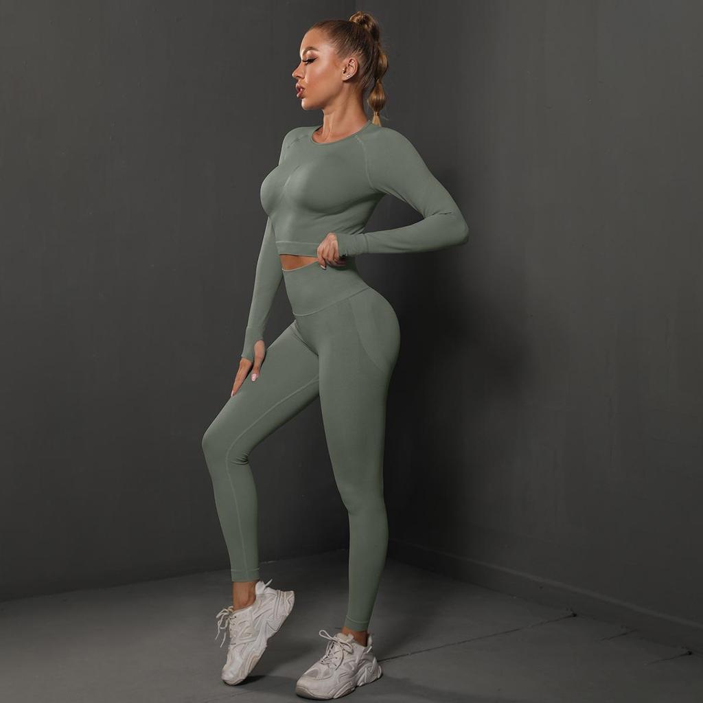 European-American Seamless Peach Lift Yoga Suit: Women's Two-Piece Running & Fitness Set.