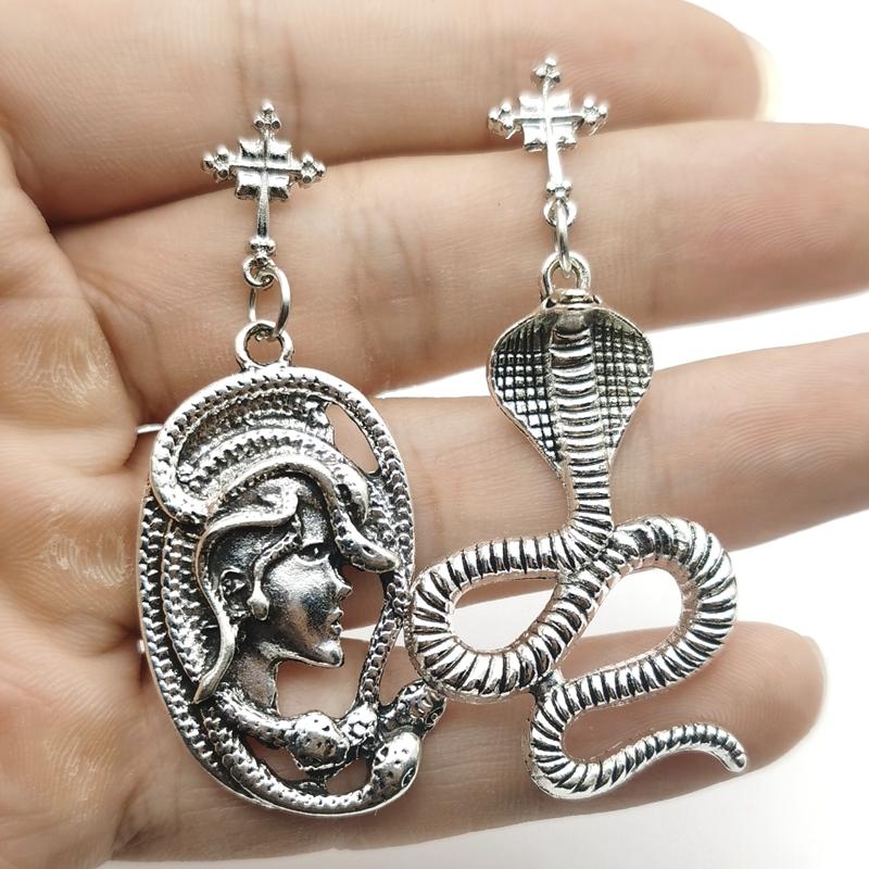 Gothic Dark Punk Ancient Silver Color Medusa Queen Hydra Head Snake Like Ear Stud Earrings Female New Style Dangle Earrings
