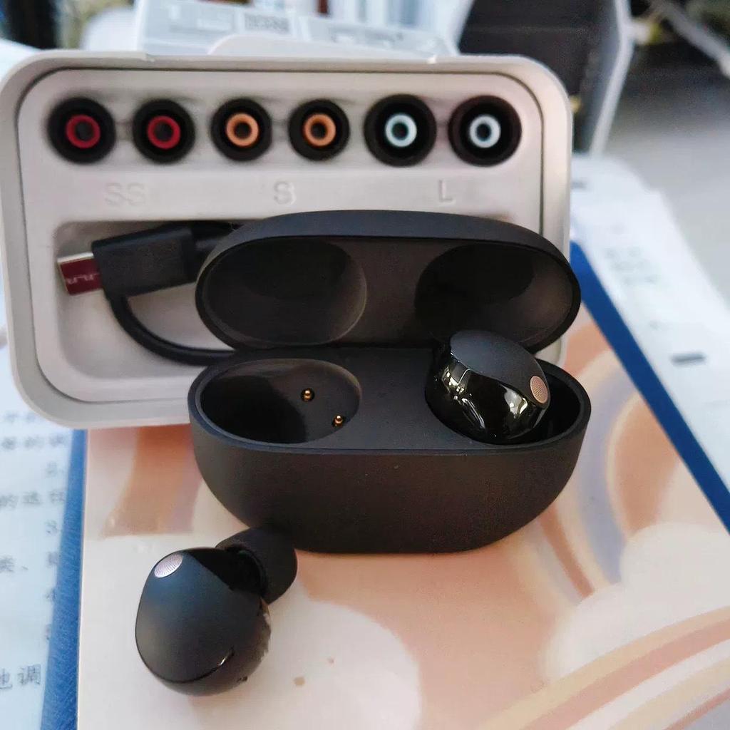 Беспроводные Bluetooth-наушники-вкладыши Sony WF-1000XM5 с шумоподавлением