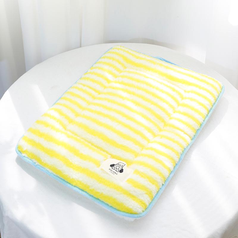 Зимний утолщенный теплый коврик: Спальный коврик для собаки и кошки