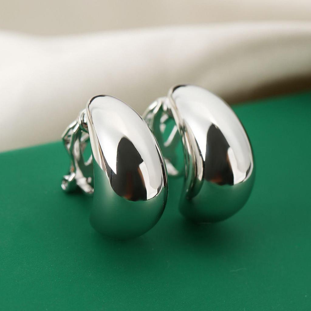 Trendy Water Drop C-Shaped Lightweight Stud Earrings with Versatile Bean Ear Cuffs