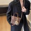 Нишевый дизайн портативная сумка-тоут женская новая простая сумка на плечо модная контрастная сумка-мессенджер для通勤