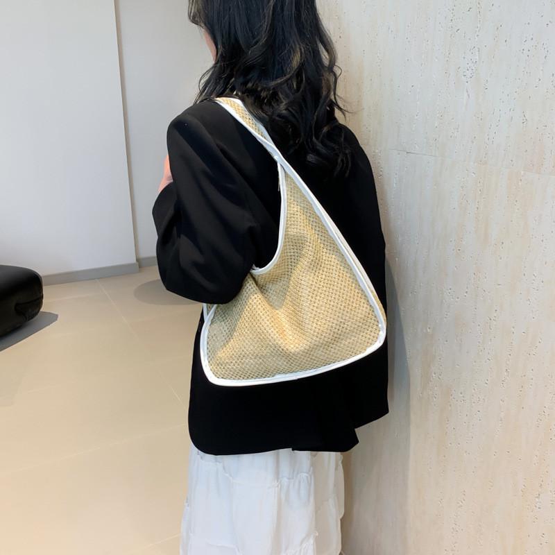 Трендовая повседневная сумка-тоут для женщин Коллекция Весна 2024 в черном, белом, хаки