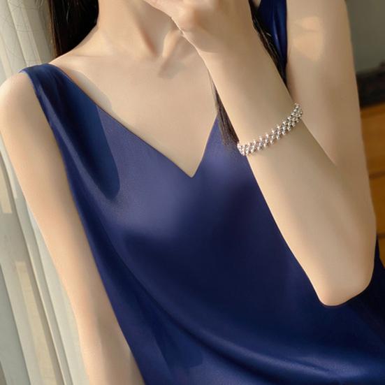 Женский жилет с V-образным вырезом без рукавов, однотонные топы свободного кроя из гладкого атласа, универсальная повседневная одежда