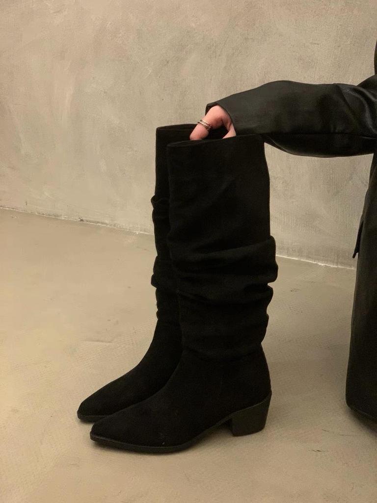 Женские замшевые ботфорты на высоком каблуке с острым носком и бархатной подкладкой, коллекция осень/зима 2024 - стиль "длинные рыцарские"