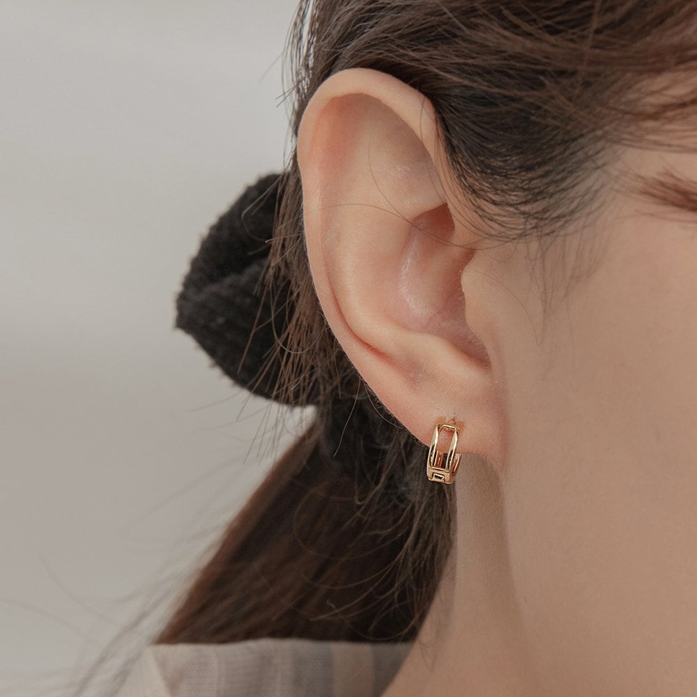 [Worn by Taeyeon, Noh Jeong-ui, So Yi-hyun, and Jung Yu-mi] Pre262 Small Hole Ring