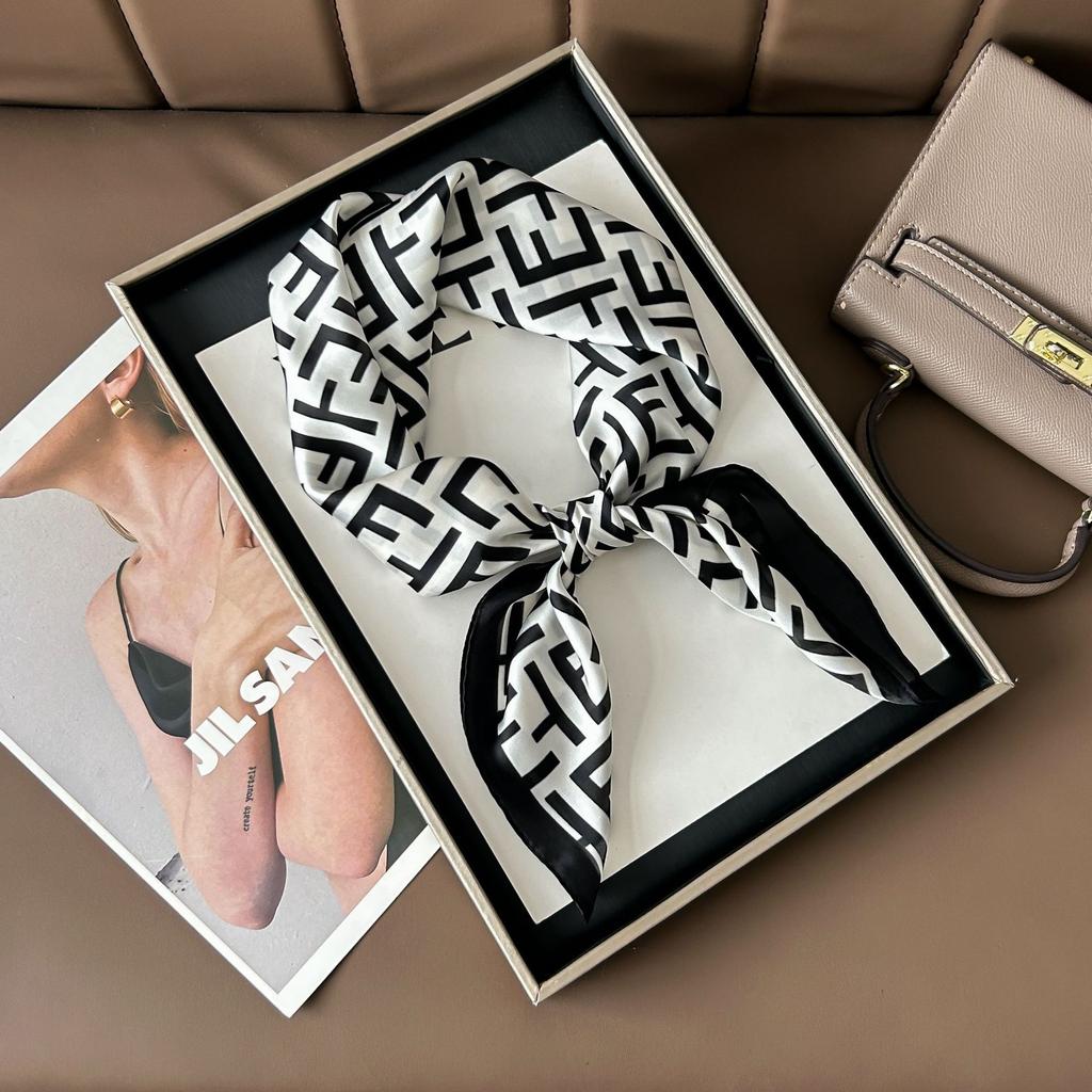 Шелковый шарф женский модный универсальный высокий смысл 70 квадратный шарф защита шеи шарф ретро шарф сумка