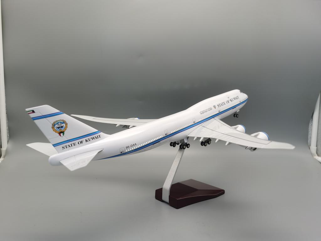 47СМ Литая смола Модель самолета 1/150 Масштаб Самолет 747 B747 Авиакомпания Государства Кувейт Модель Светодиодная подсветка и Колесное шасси Декор