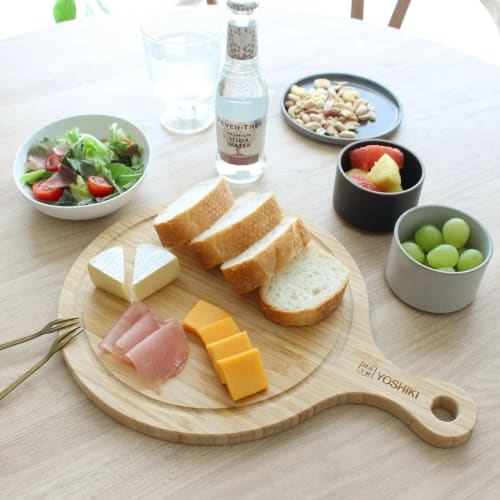 Takemi Shoji Yoshiki Kobo (YOSHIKI) Bamboo Cutting Board, Pizza Cutting Board, Round Pizza Board, Pizza Plate, Bread Cutting Board, Natural Color, YK-