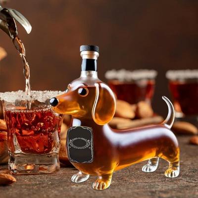 Стеклянная бутылка для ликера Стеклянная бутылка для ликера Форма собаки таксы Декоративная статуэтка животного Контейнер для вина Прозрачный декантер для