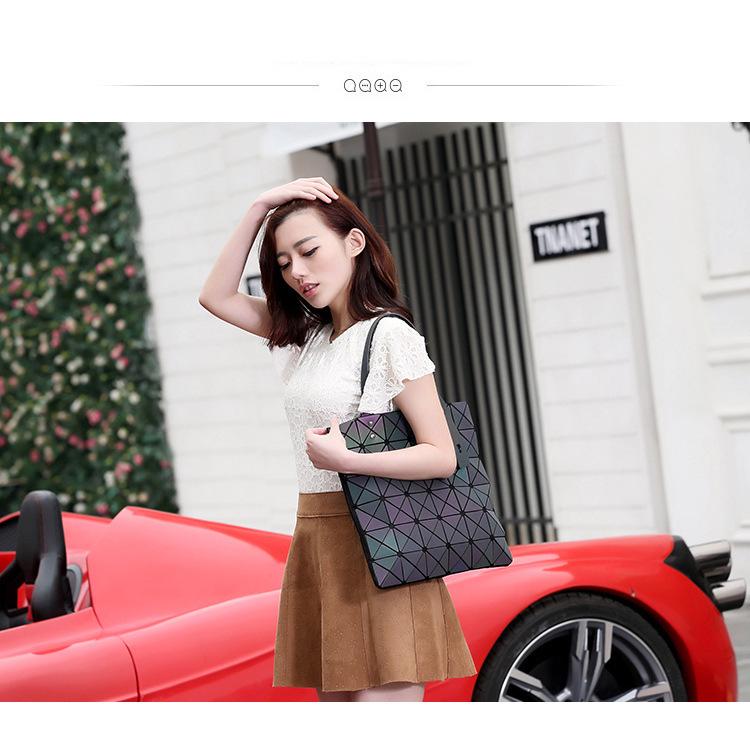 Светящаяся геометрическая женская сумка - трендовая японская сумка через плечо 2020