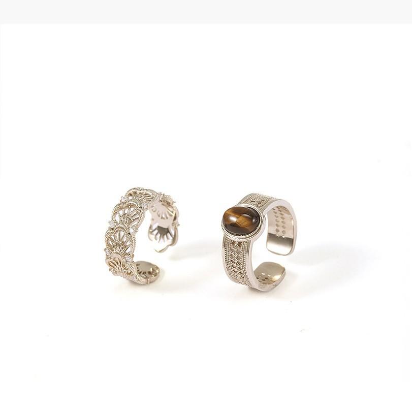 Yinlou ring, a niche design for women, exudes a light luxury and sophisticated vibe. This new open-style ring is perfect for the index finger