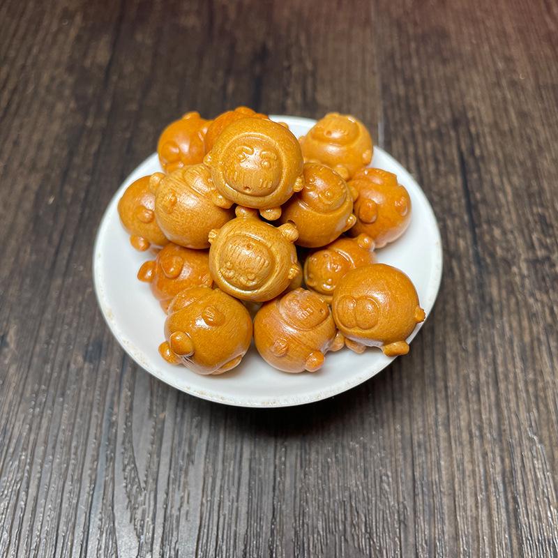 Xinshan Carved Sandalwood Beads and Phone Pendant Accessories