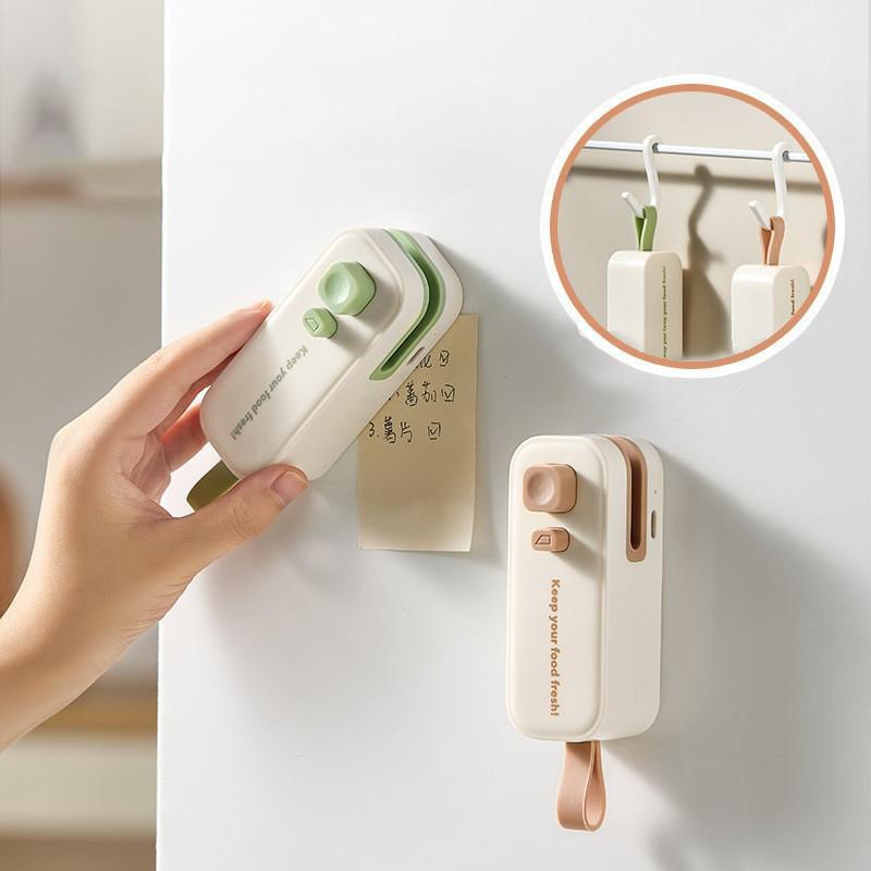 Mini Bag Sealer, Portable Handheld Vacuum Food Sealer Bag Sealing Machine For Plastic Bag Snack Bag,Rechargeable Food Bag Sealer