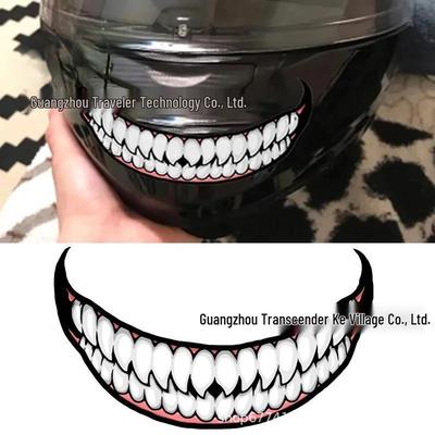 Злые зубы и язык Шлем и Наклейка на автомобиль