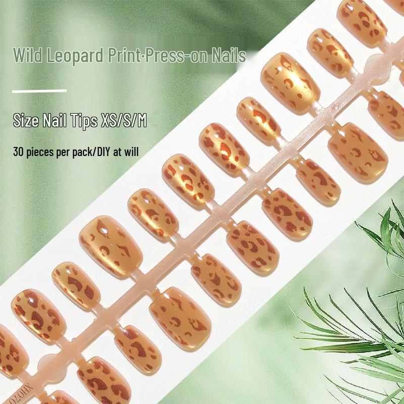 Leopard Print Amber Cat Eye Nail Art Patches: Autumn Winter Collection - 30 Piece Set for a Sweet and Spicy Style