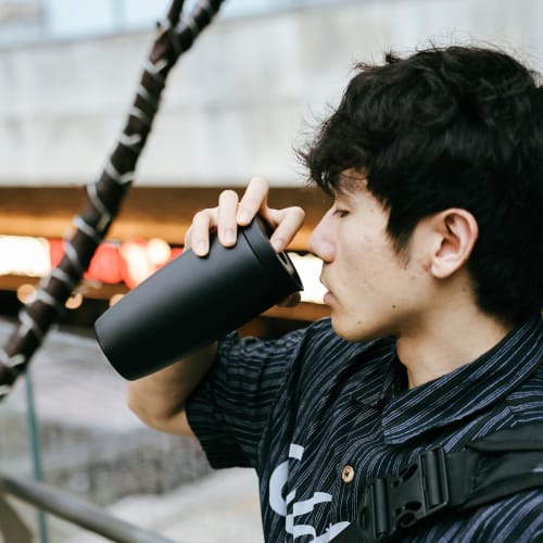 БУТЫЛКА БУТЫЛКА Тамблер, 500 мл, Закрытие одним касанием, Герметичный, С вакуумной изоляцией, Кружка-термос для кофе и чая, Сохраняет горячим или холодным, Нержавеющая сталь, Пор