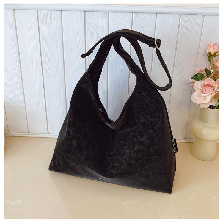 Модная матовая ретро сумка под мышкой тоут женская большой вместимости 2025 новая универсальная на плечо кроссбоди сумка-мессенджер тренд