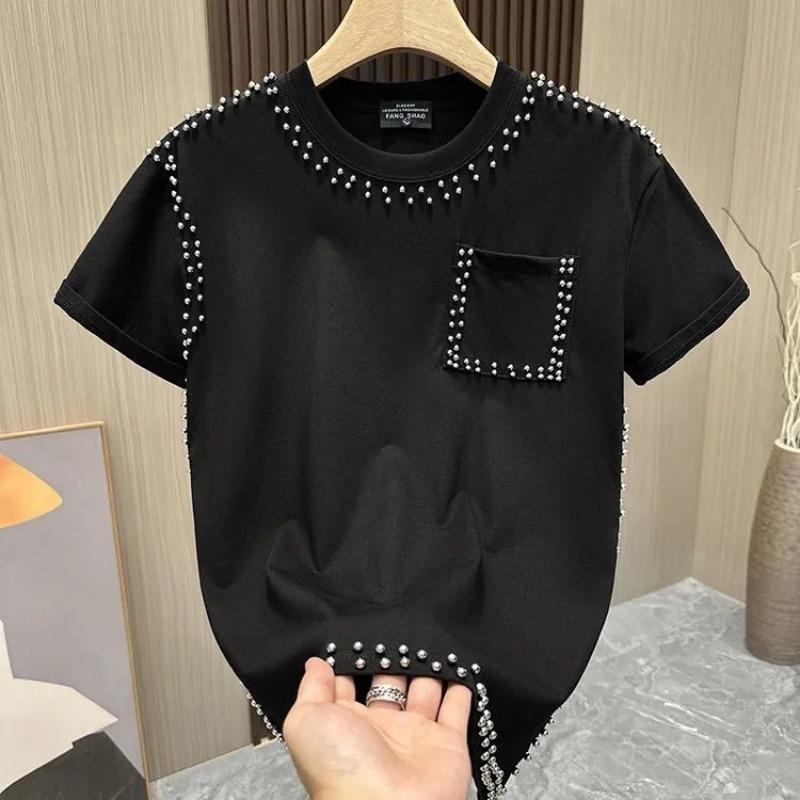 Женская белая футболка с круглым вырезом и заклепками, повседневная, свободного кроя, с коротким рукавом и карманом