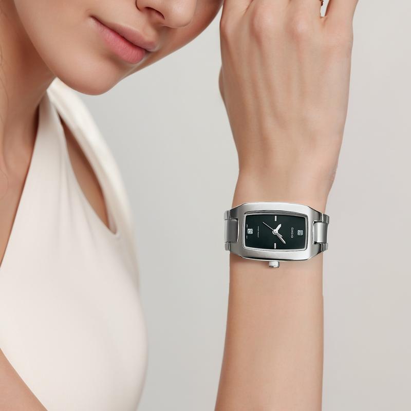 Casio Серия STANDARD литературный и универсальный классический маленький квадратный часы классический стрелочный квадратный циферблат водонепроницаемый кварцевый механизм нержавеющая сталь LTP-1165A-1C2