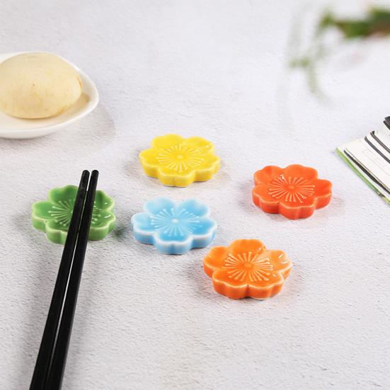 Подставка для палочек для еды в форме сакуры, керамический держатель для палочек для еды, универсальный держатель для посуды для дома, кухни, ресторана