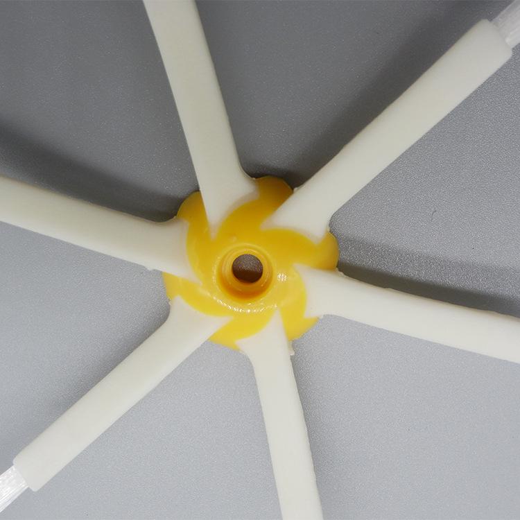 Универсальная шестигранная щетка для пылесосов iRobot Roomba серий 500/600/700