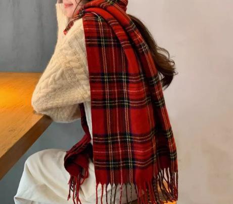Plaid scarf female Korean atmosphere warm new dry powder autumn and winter Korean version soft fringed shawl