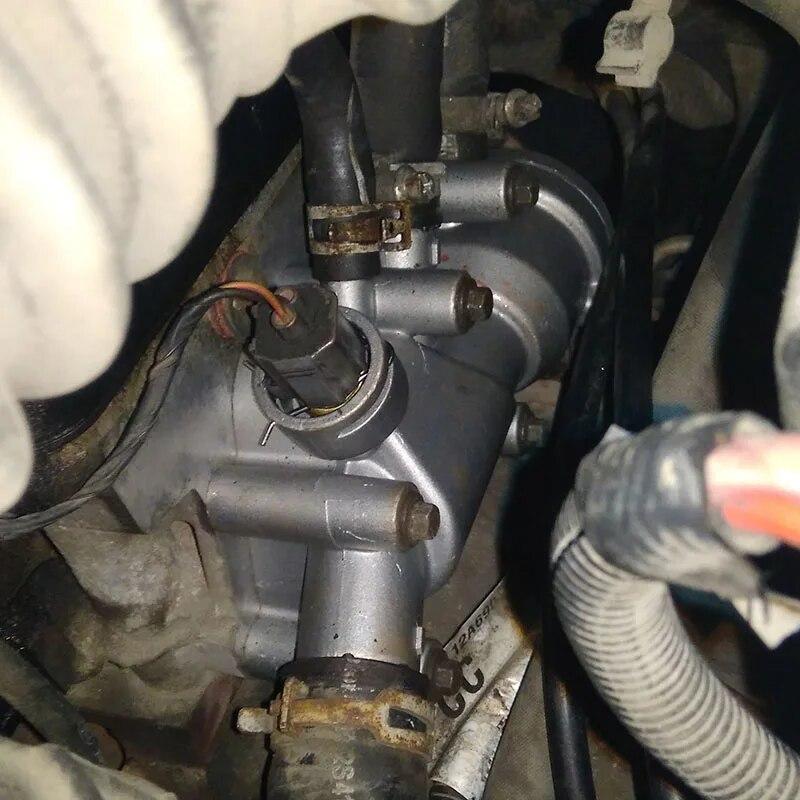 XS6E-8A586-AL Корпус термостата охлаждающей жидкости двигателя в сборе для Ford KA Fiesta Escort Courier 1337823 1130416 1218087 XS6E-8A586-AG