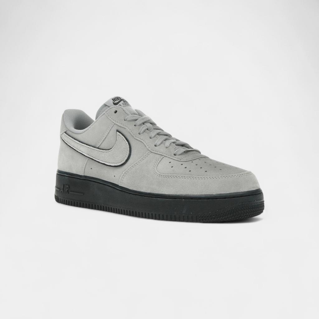 Nike Air Force 1 Low '07 LV8 Светло-серый замшевый черный