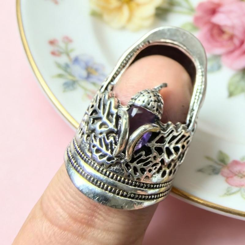 Прочный наперсток из сплава для любителей шитья и рукоделия, предлагающий открытый дизайн, гибкость и удобную посадку