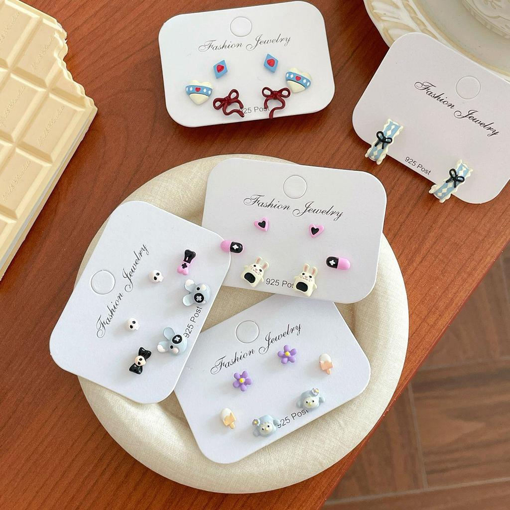 Набор сережек с корейским мультяшным кроликом на Хэллоуин: Милые маленькие серебряные гвоздики для женщин