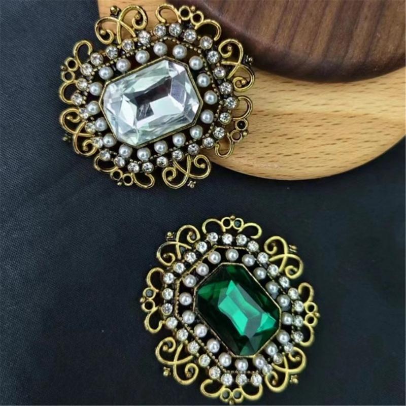 Elegant Clothing Fastener Fashion Accessory Clothing Jewelry Vintage Brooch Crystal Lapel Pin Gift for Woman Girls