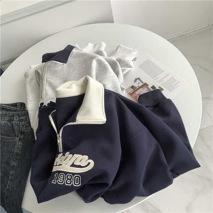 Женский светло-серый худи в стиле ретро с вышивкой и повседневной молнией до середины груди