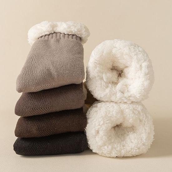 Men Winter Slipper Socks Fleece Lined Crew Socks with Grips Warm Fuzzy Non-Slip Cabin Socks for Home Lounging Indoor Wear