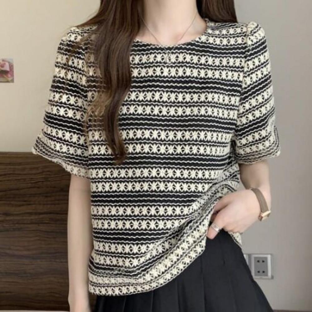 Navava Women S claSSic Embroidery Round Neck ShorT Sleeve T ShirT nT2791