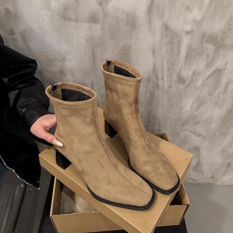 Модная осенне-зимняя женская обувь на высоком каблуке с квадратным носком и узким голенищем в уличном стиле для вечеринок, короткие ботильоны из короткого плюша
