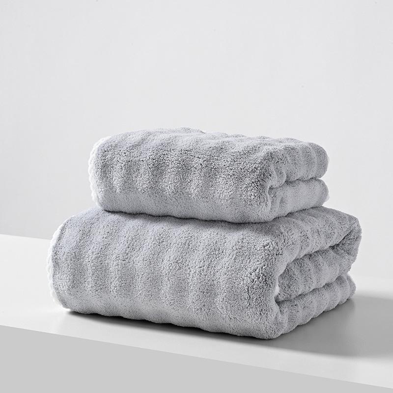 Набор для ванной из кораллового флиса: Впитывающее полотенце без ворса и быстросохнущая шапочка для волос.