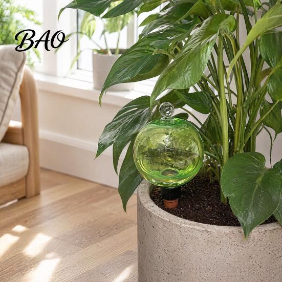 Reusable Watering Bulb Self Bulb, 500ml Transparent Automatic Plant Irrigation Ball, Low Maintenance Care Holiday with Lid for Indoor Houseplants