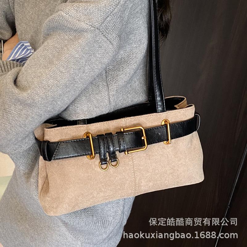 Матовая ретро-сумка женская большой вместимости 2025 новая осень-зима повседневная одноплечевая подмышечная сумка-подушка сумка-тоут для通勤