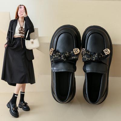 Лоферы женские осенние новые женские туфли из маленькой кожи в британском стиле на одной педали женские туфли в стиле маленького аромата ins тренд K86